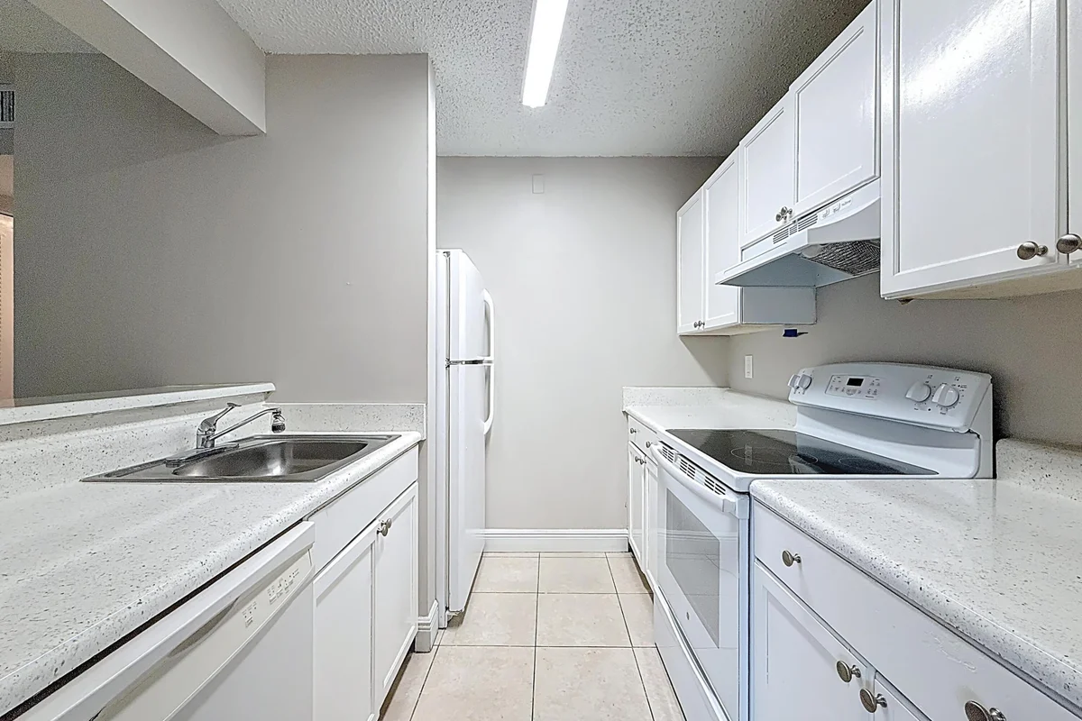 719 Meadows Cir, Boynton Beach: photo 1 of 25