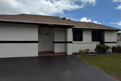20591 SW 124th Ct, Miami: photo 1 of 22