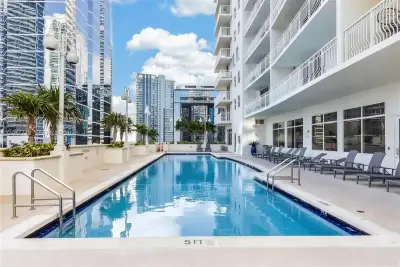 1200 Brickell Bay Dr #4324, Miami: photo 1 of 7