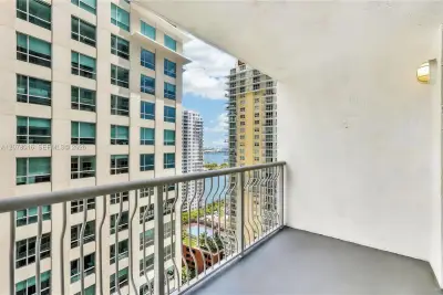 1200 Brickell Bay Dr #2510, Miami: photo 1 of 6