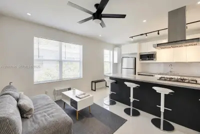 1618 Michigan Ave #26, Miami Beach: photo 1 of 5