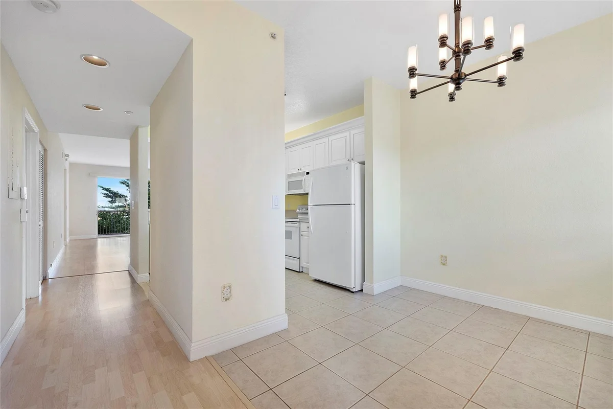 7765 Yardley Dr #403, Tamarac: photo 1 of 15