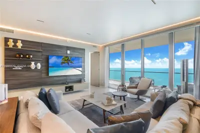 18975 Collins Ave #3102, Sunny Isles Beach: photo 1 of 13
