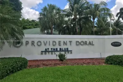 5300 NW 87th Ave #810, Doral: photo 1 of 11
