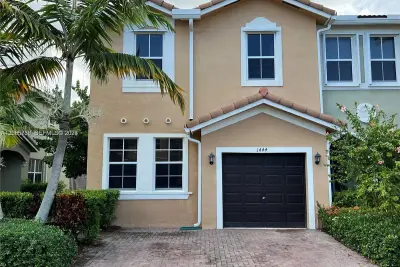 1444 SE 24th Ter, Homestead: photo 1 of 15