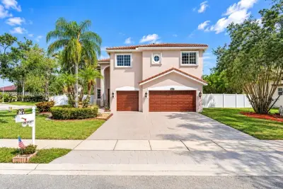 675 SW 159th Ln, Pembroke Pines: photo 1 of 95