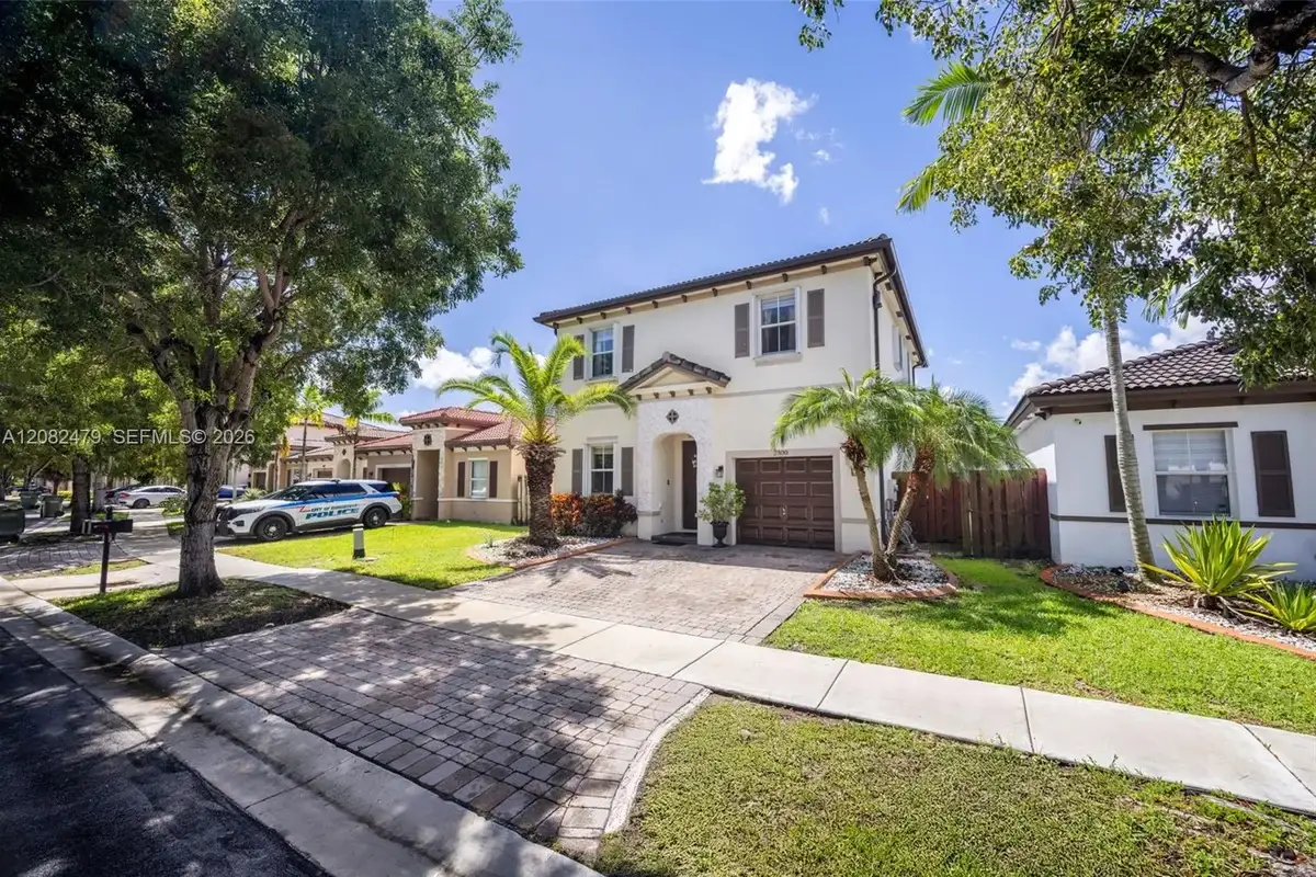 2300 NE 3rd Ct, Homestead: photo 1 of 25