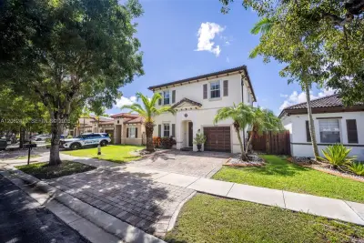 2300 NE 3rd Ct, Homestead: photo 1 of 25