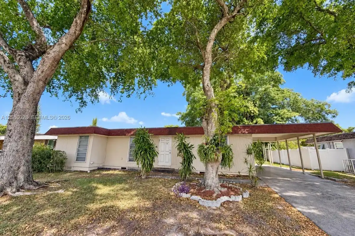 7804 NW 73rd Ter, Tamarac: photo 1 of 22