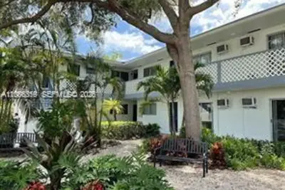 13025 Emerald Dr #252, North Miami: photo 1 of 4