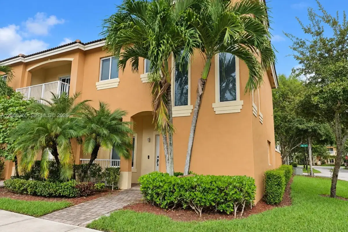2356 SE 16th Pl, Homestead: photo 1 of 6