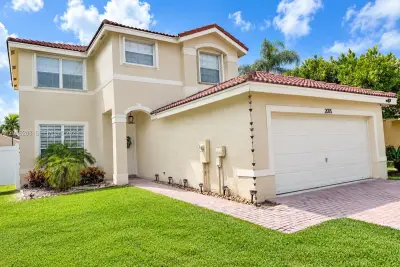 2075 SW 159th Ave, Miramar: photo 1 of 45