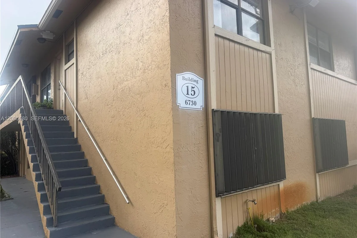 6730 W 26th Ct #11-15, Hialeah: photo 1 of 4