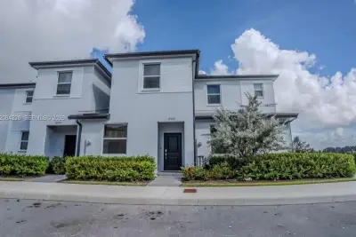 17927 SW 358th St, Homestead: photo 1 of 8