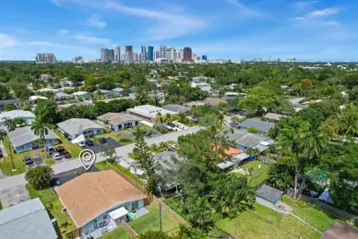 838 SW 14th St, Fort Lauderdale: photo 1 of 34