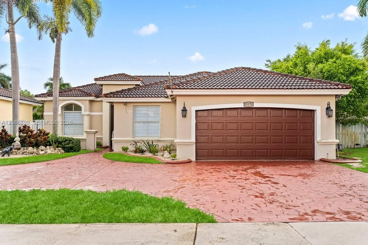 19174 NW 23rd Pl, Pembroke Pines: photo 1 of 19
