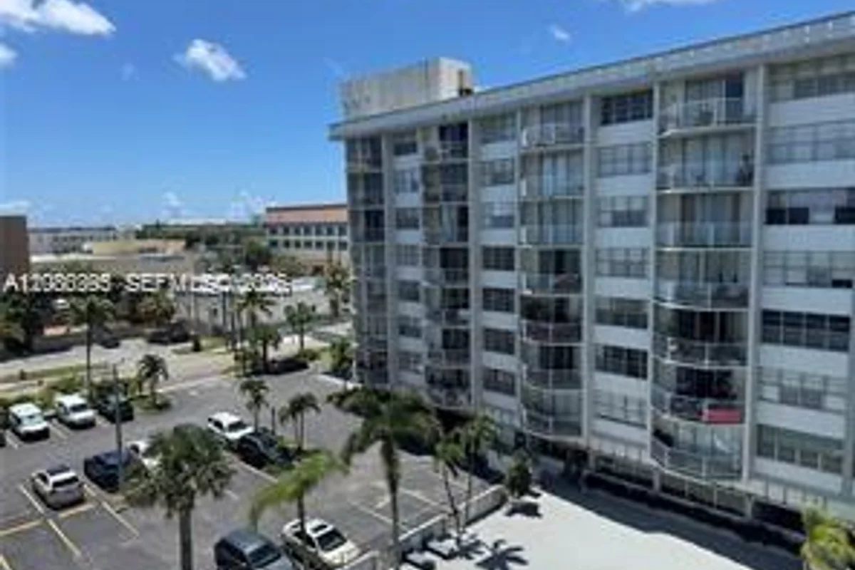 16740 NE 9th Ave #702, North Miami Beach: photo 1 of 24