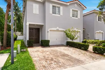 6720 Cypress Walk Ter, Tamarac: photo 1 of 34