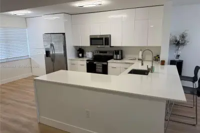 2560 NW 103rd Ave #402, Sunrise: photo 1 of 28