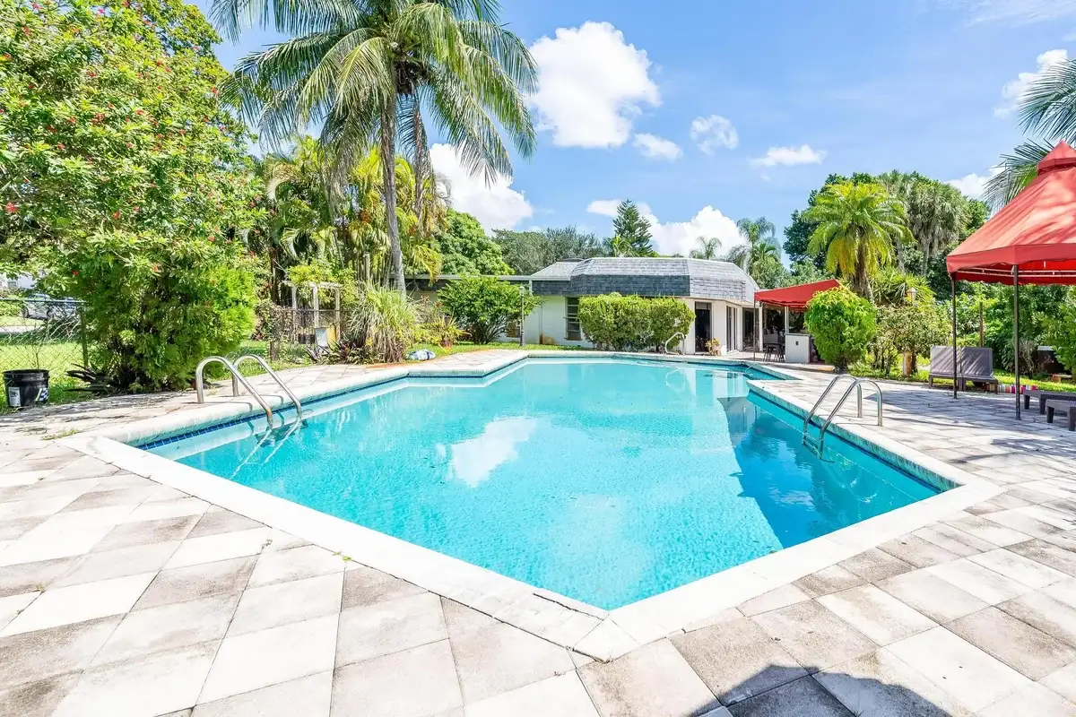 5104 White Oak Ln E, Tamarac: photo 1 of 62