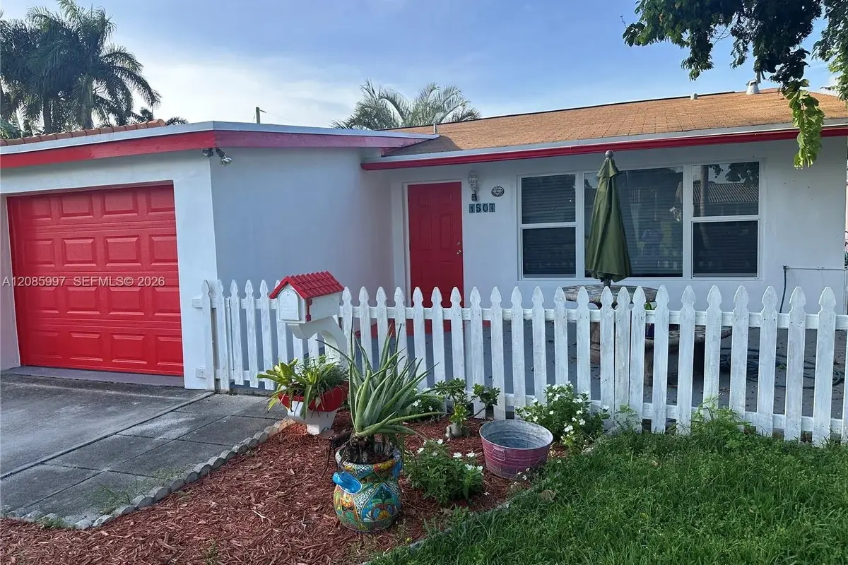 1507 Hayes St, Hollywood: photo 1 of 15