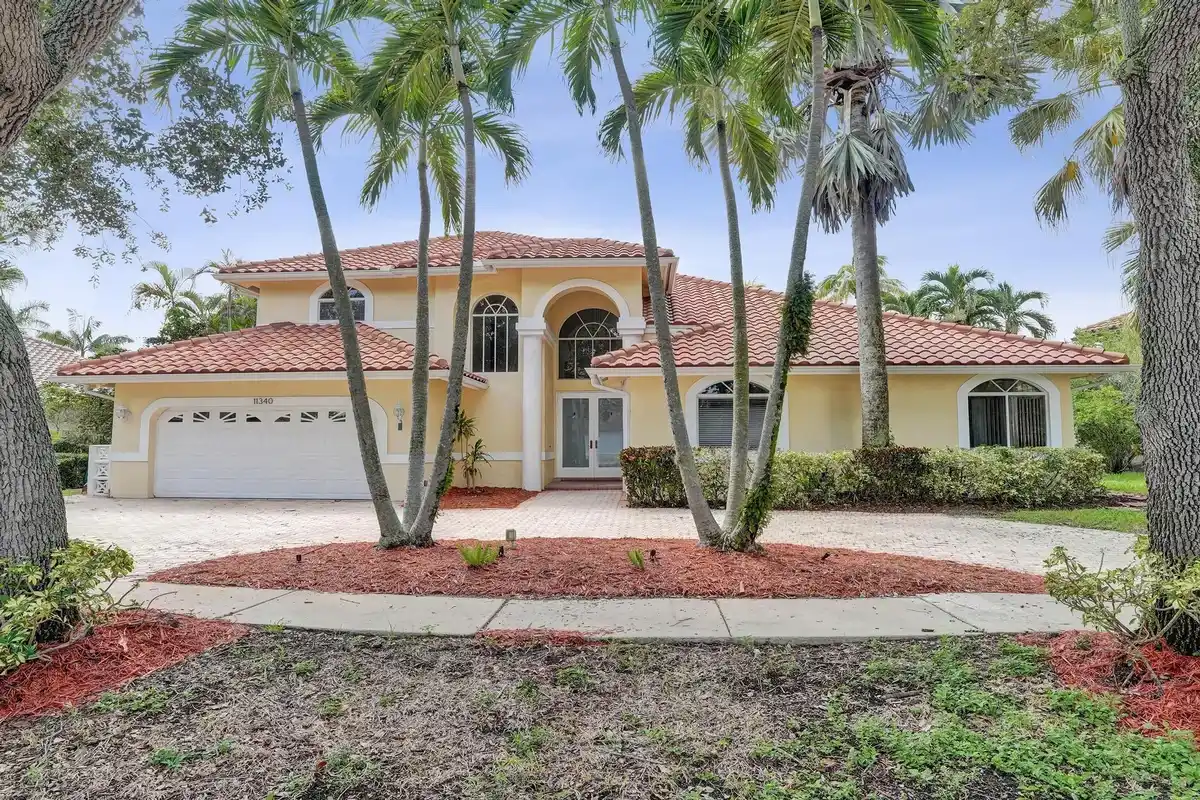 11340 Lakeshore Dr, Cooper City: photo 1 of 59