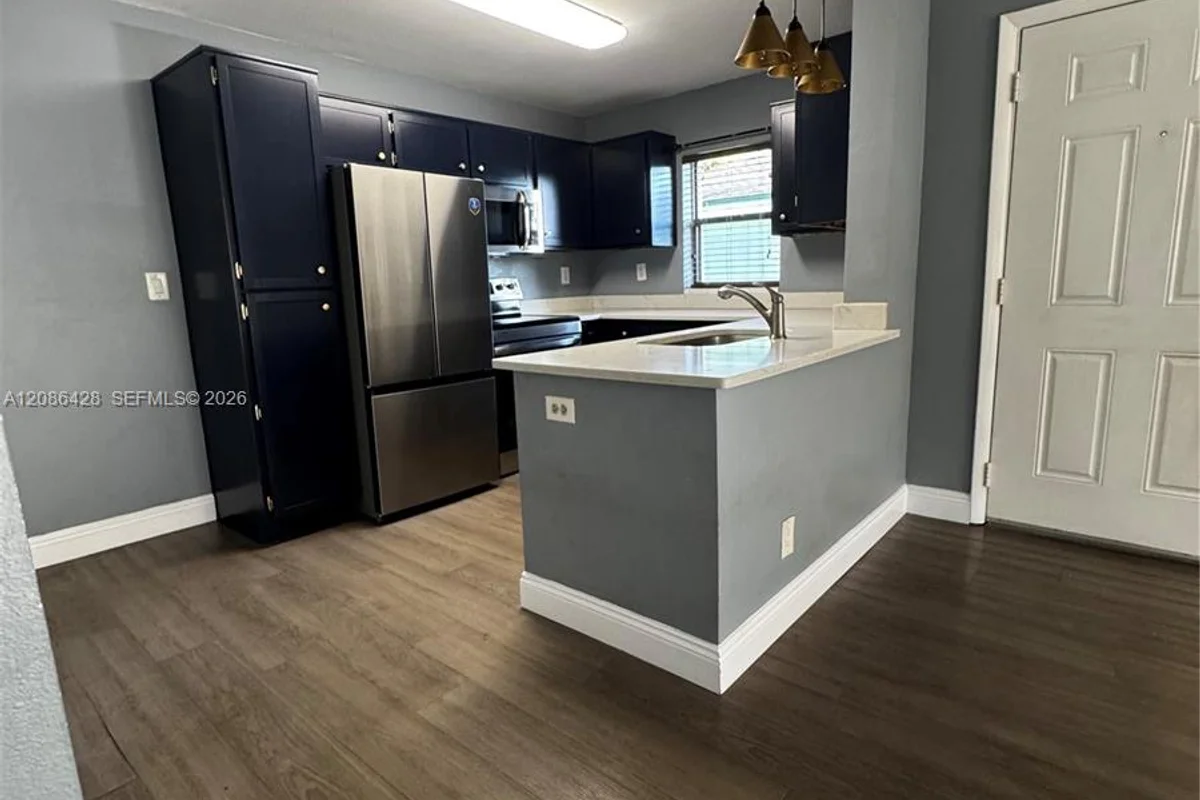 4037 NW 87th Ave, Sunrise: photo 1 of 14