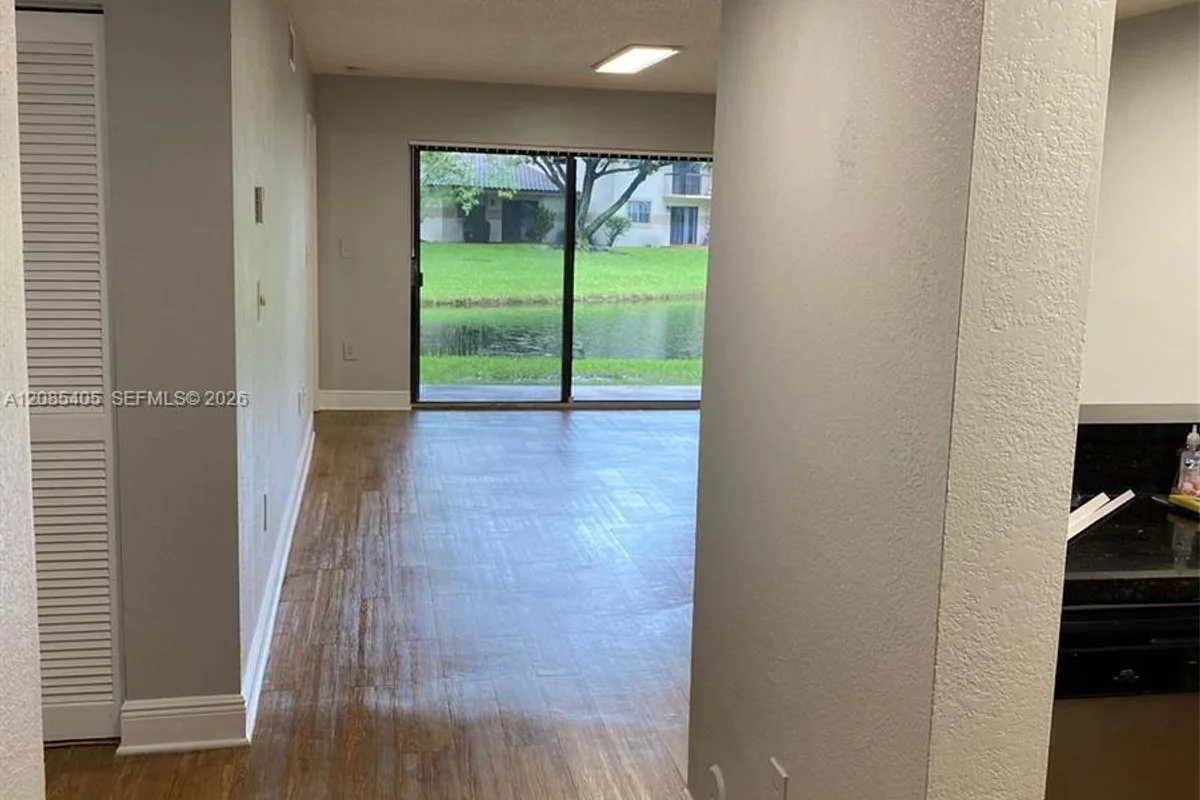 9981 Nob Hill Ct, Sunrise: photo 1 of 12