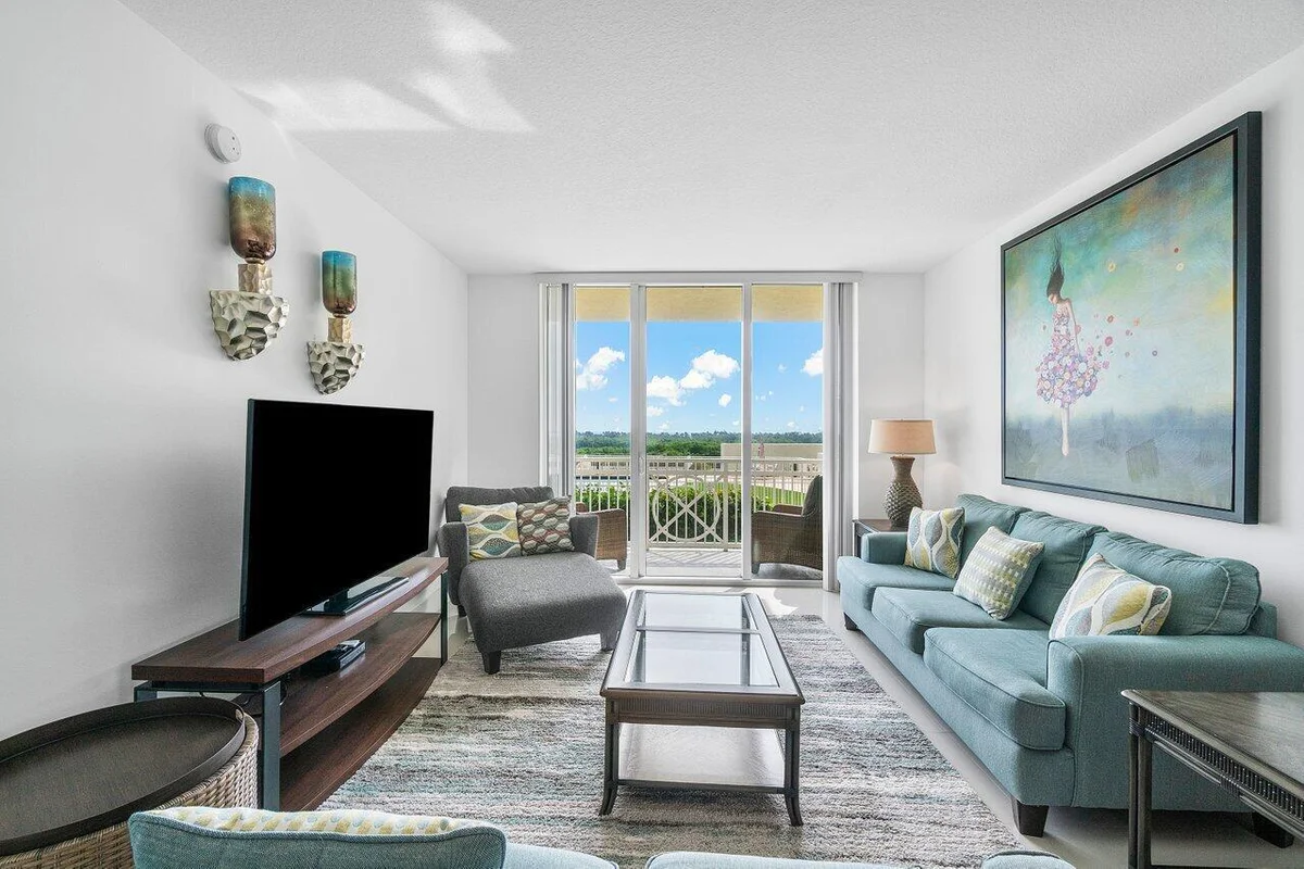 350 N Federal Hwy #606, Boynton Beach: photo 1 of 33