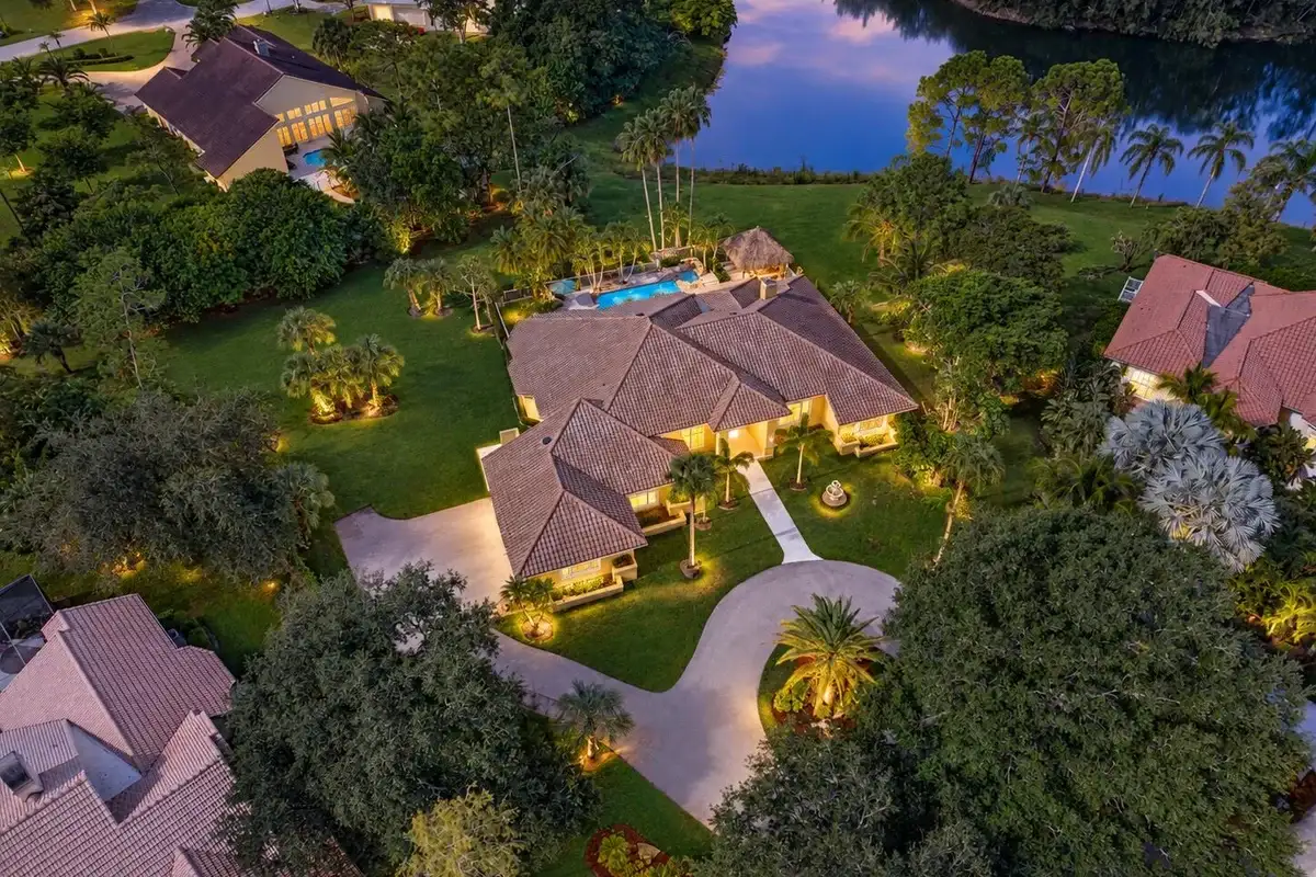 7638 NW 51st Pl, Coral Springs: photo 1 of 89