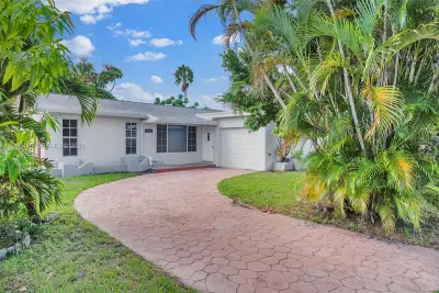 10780 NW 29th Ct, Sunrise: photo 1 of 26