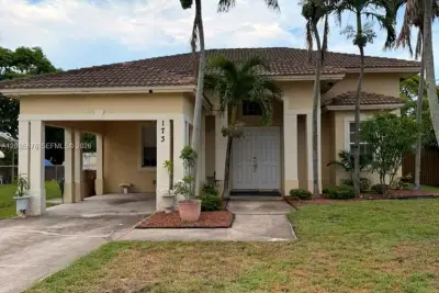 173 SW 3rd Ct, Deerfield Beach: photo 1 of 39