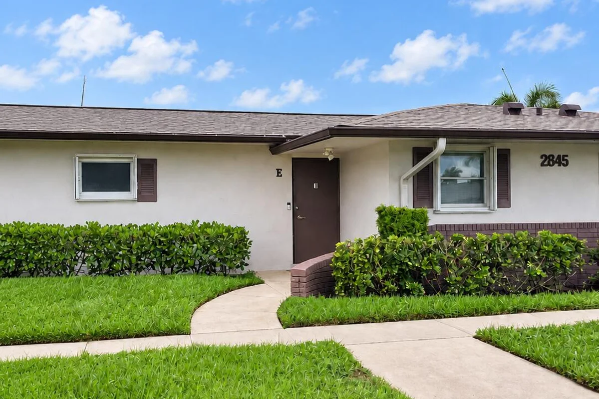 2845 Crosley Dr #E, West Palm Beach: photo 1 of 22