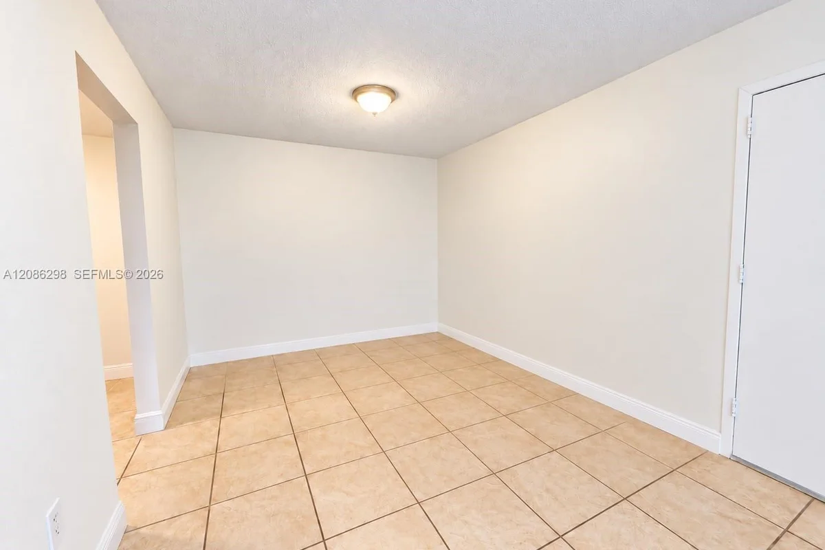 5102 NW 79 #207, Doral: photo 1 of 4