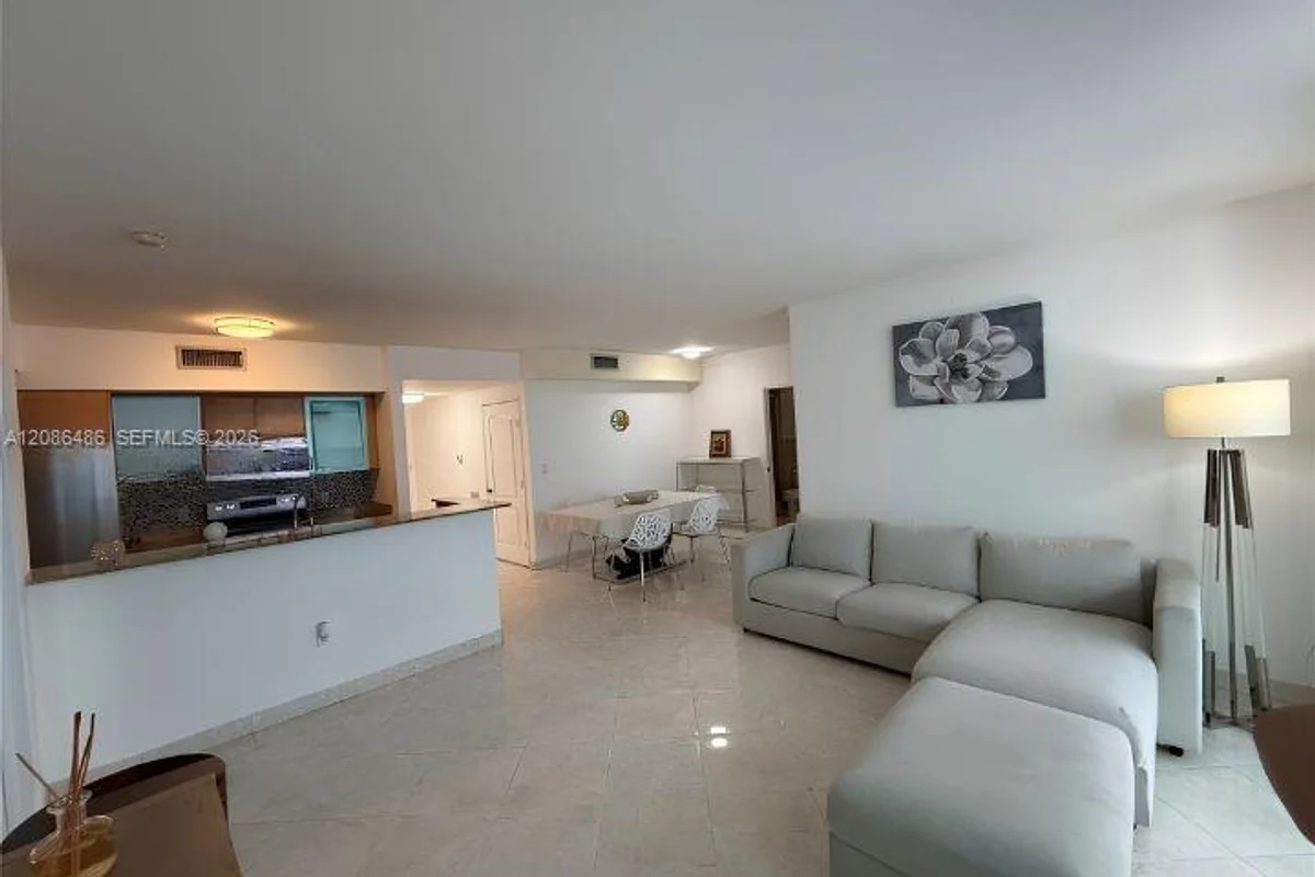 17555 Atlantic Blvd #1103, Sunny Isles Beach: photo 1 of 9