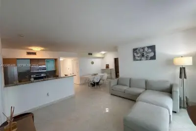 17555 Atlantic Blvd #1103, Sunny Isles Beach: photo 1 of 9