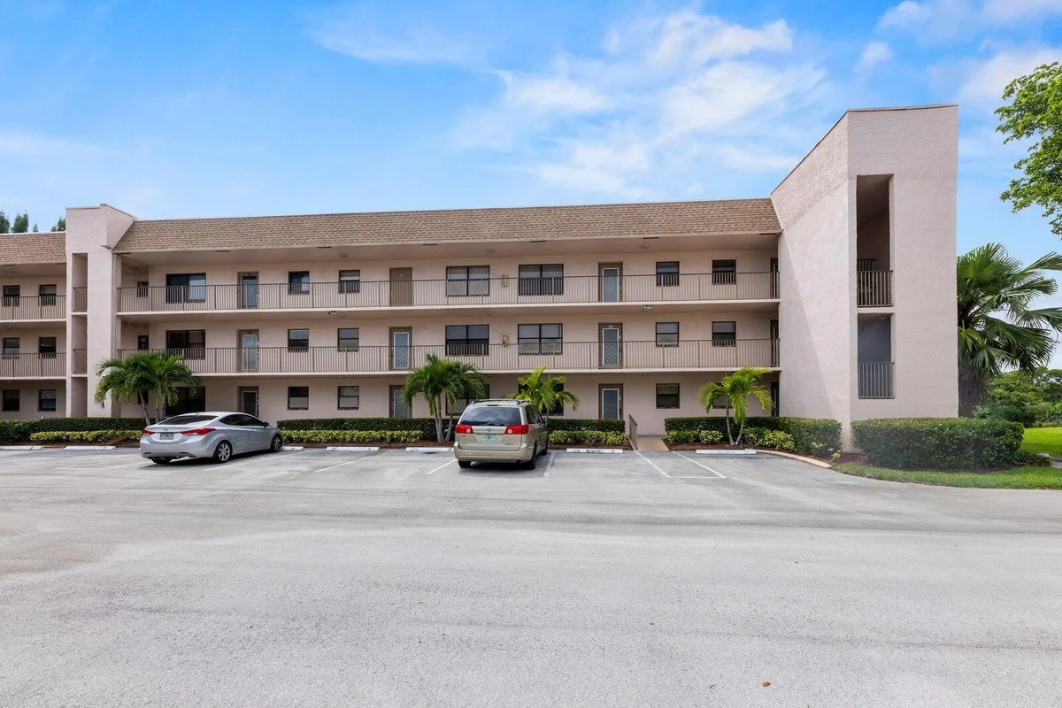 10442 Sunrise Lakes Blvd #212, Sunrise: photo 1 of 19