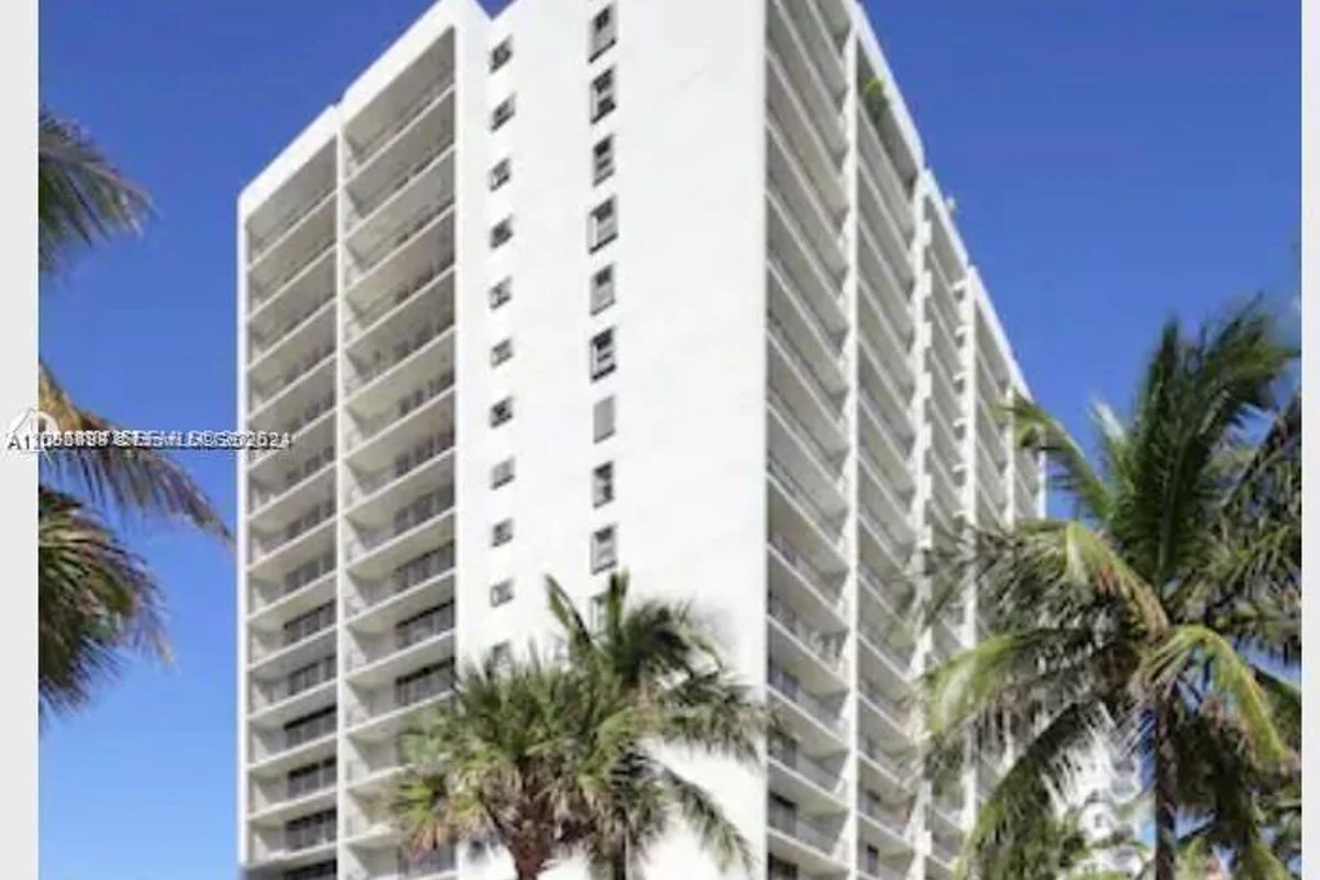 2625 Collins Ave #302, Miami Beach: photo 1 of 15