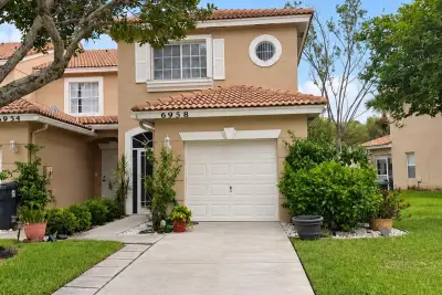 6958 Oak Bridge, Lake Worth: photo 1 of 25