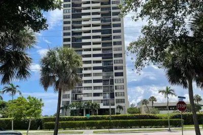 5600 N Flagler Dr #2803, West Palm Beach: photo 1 of 2
