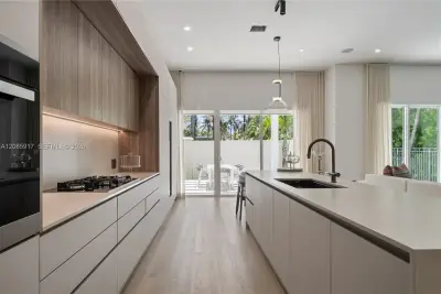 18955 Atlantic Blvd, Sunny Isles Beach: photo 1 of 20