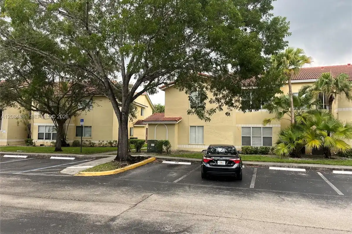 437 Vista Isles Dr #2211, Plantation: photo 1 of 4