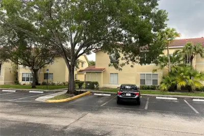 437 Vista Isles Dr #2211, Plantation: photo 1 of 4