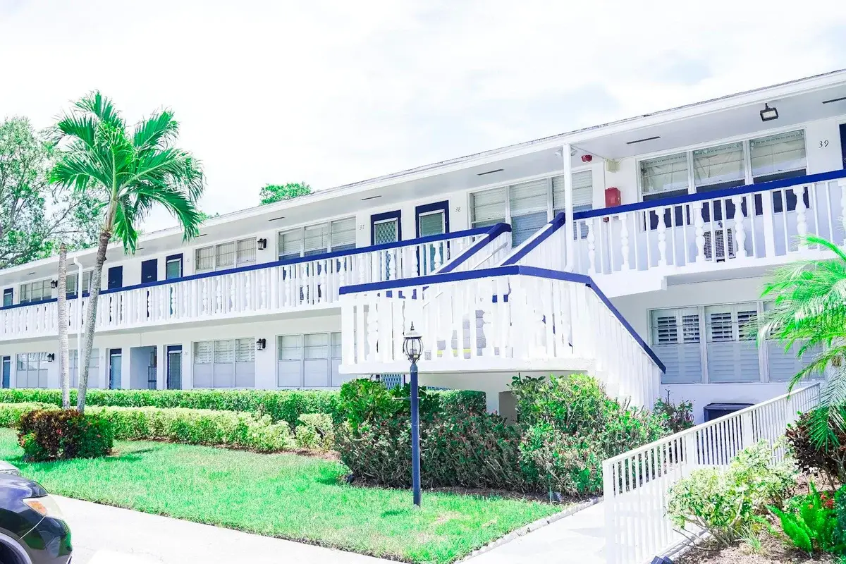 38 Keswick B, Deerfield Beach: photo 1 of 33