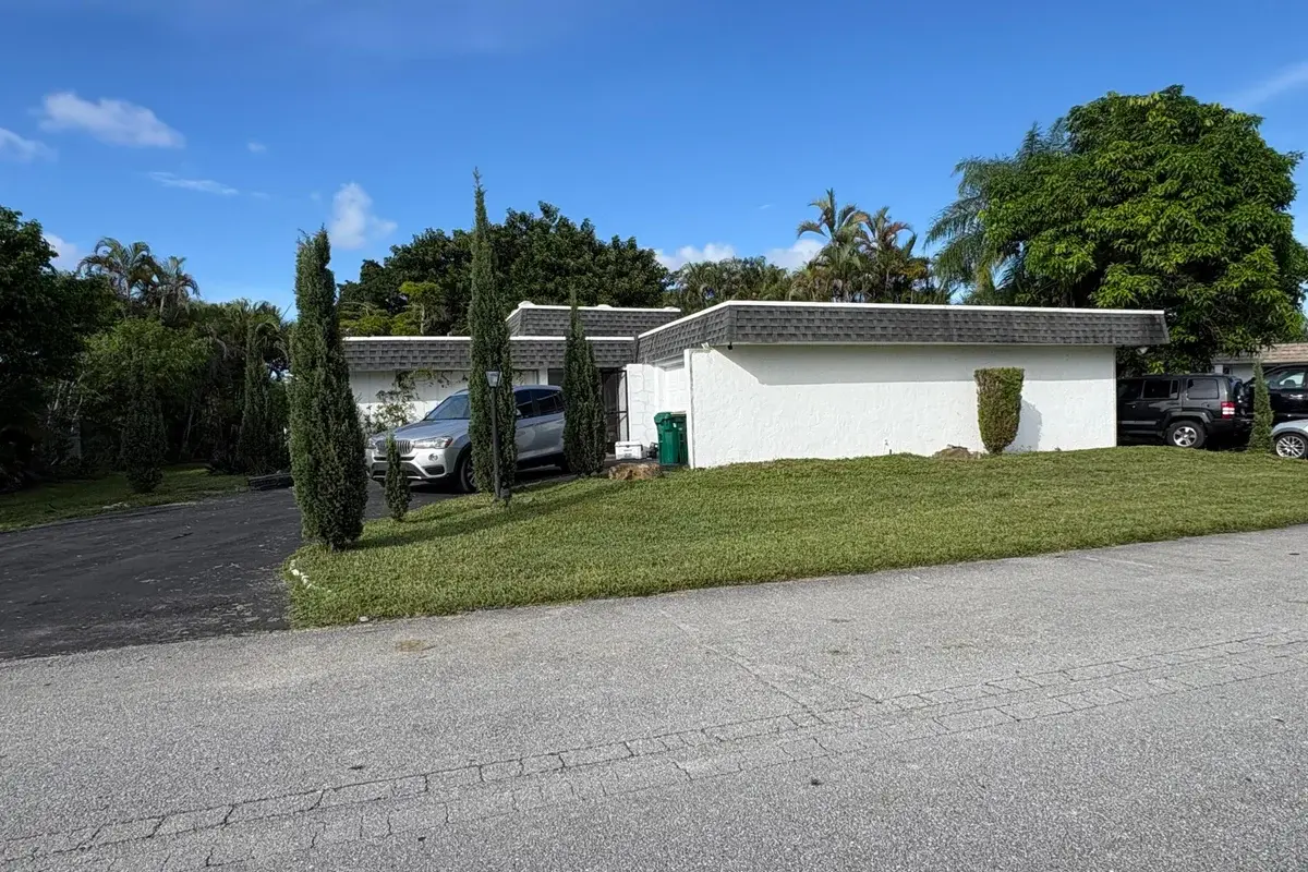 5603 White Cedar Ln, Tamarac: photo 1 of 3