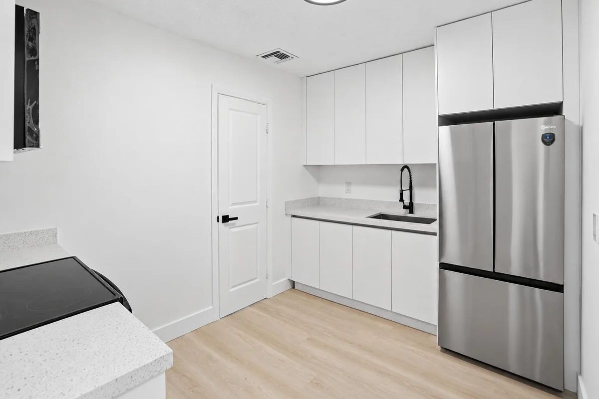 801 NW 105th St #10500, Miami: photo 1 of 7