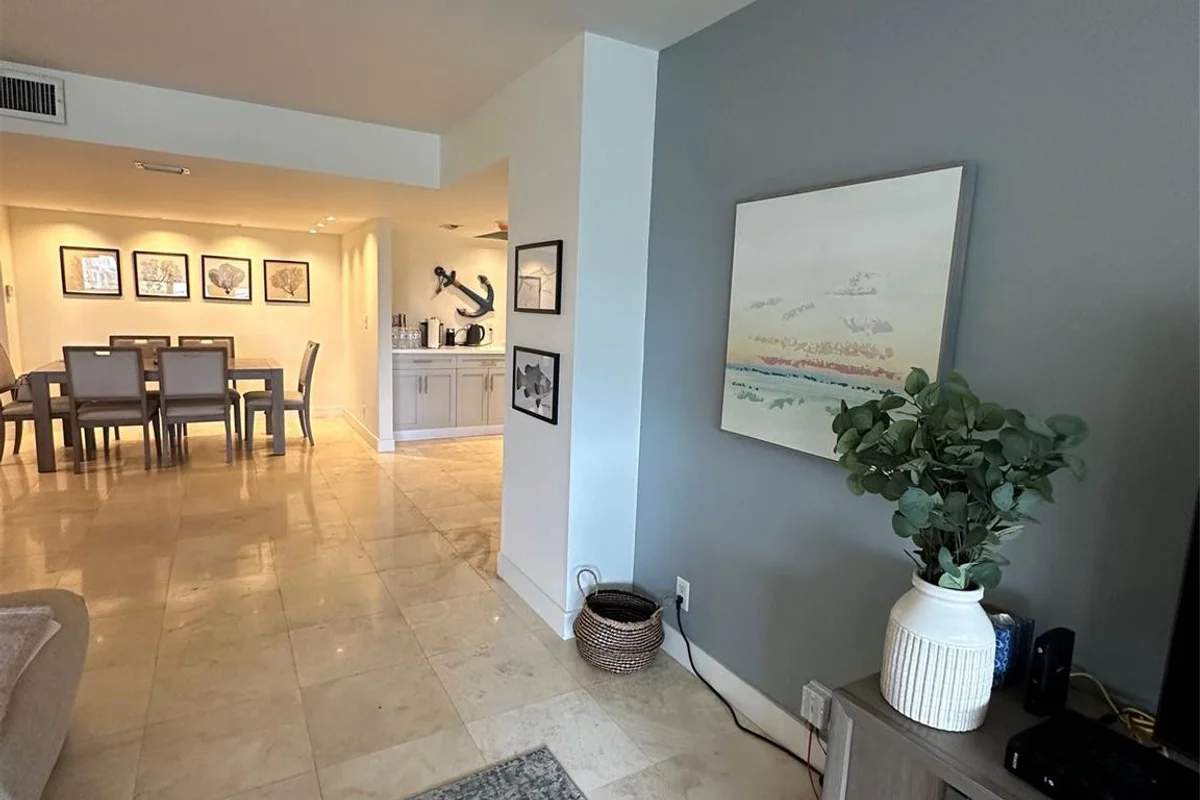 4900 N Ocean Blvd #605, Lauderdale-by-the-Sea: photo 1 of 17