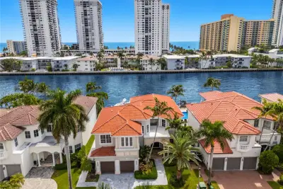 1535 Windjammer Way, Hollywood: photo 1 of 64