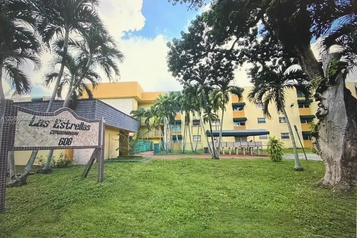 606 W 81st St #405, Hialeah: photo 1 of 26