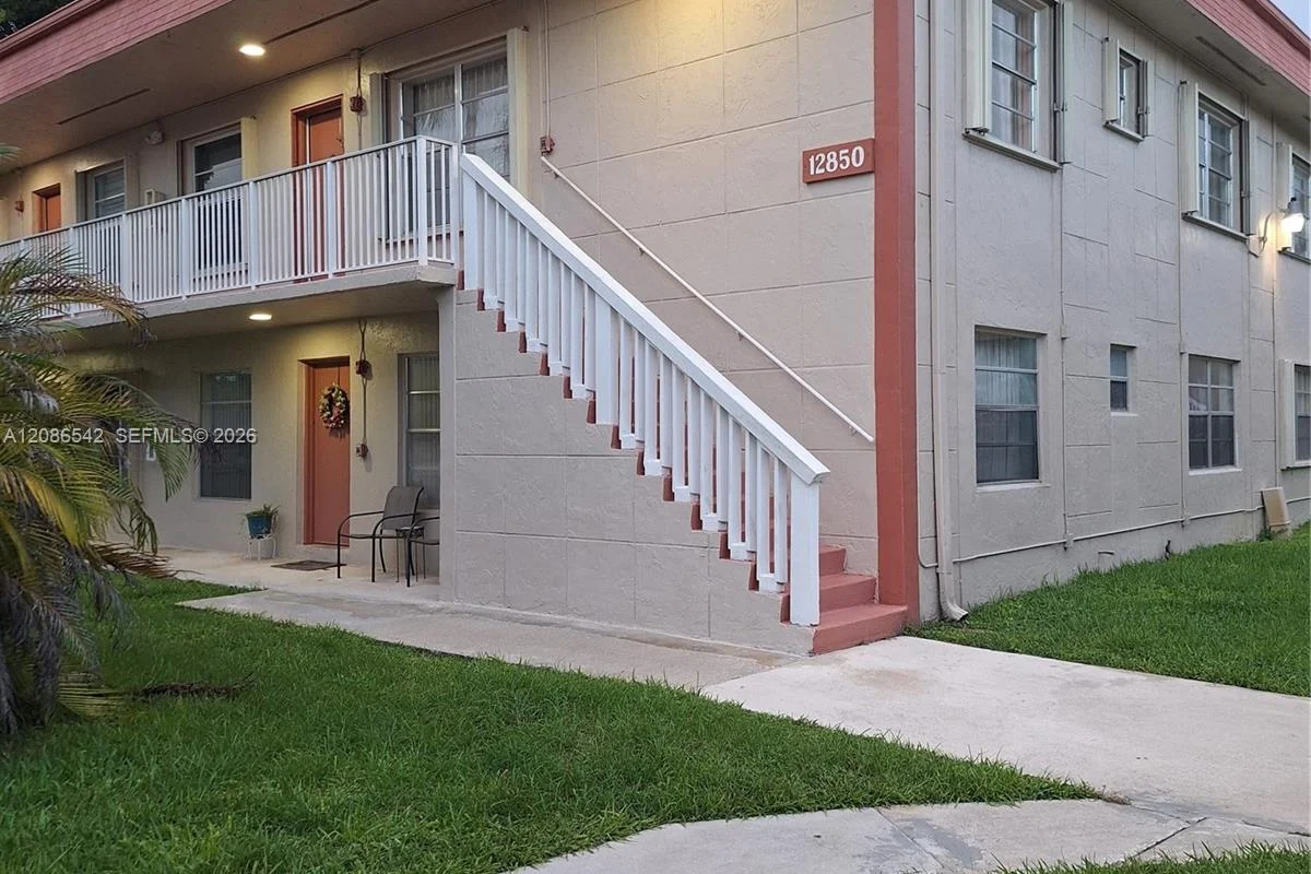 12850 SW 43rd Dr #258-B, Miami: photo 1 of 25